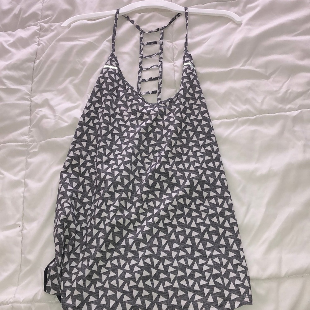 Lululemon Aztec print shirt size 6